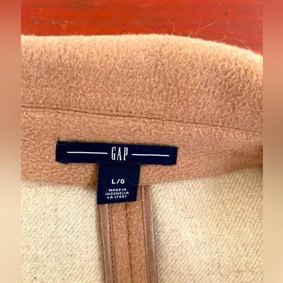 Gap beige pea coat. Size large. - Picture 3 of 3